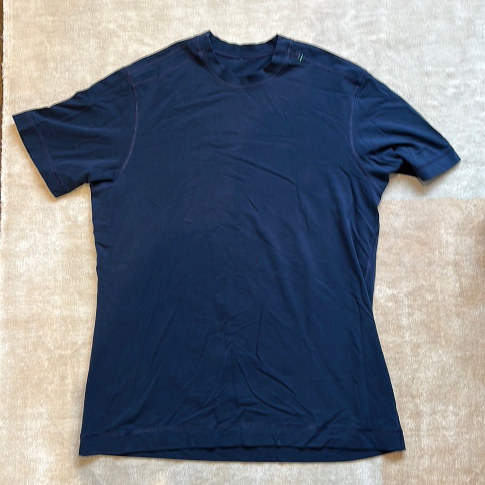 Men’s Lululemon t-shirt